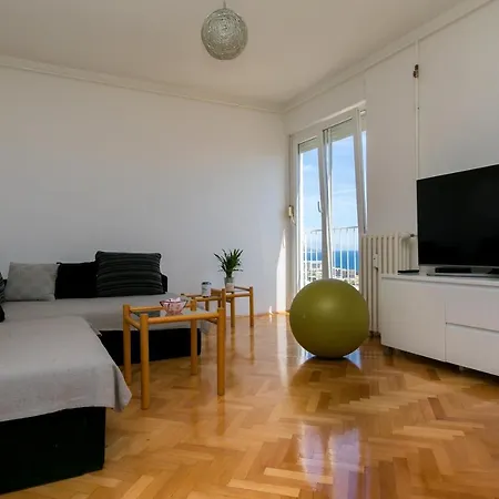 Dionis Apartment