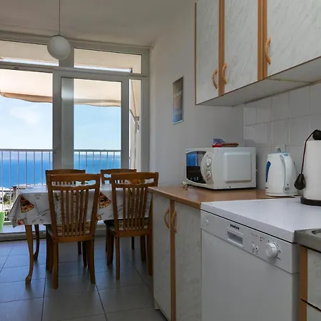 Apartment Dionis *